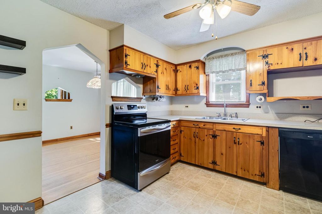 Image 19 of property listing at 8855 MARSHALL CORNER RD, Pomfret, MD 20675