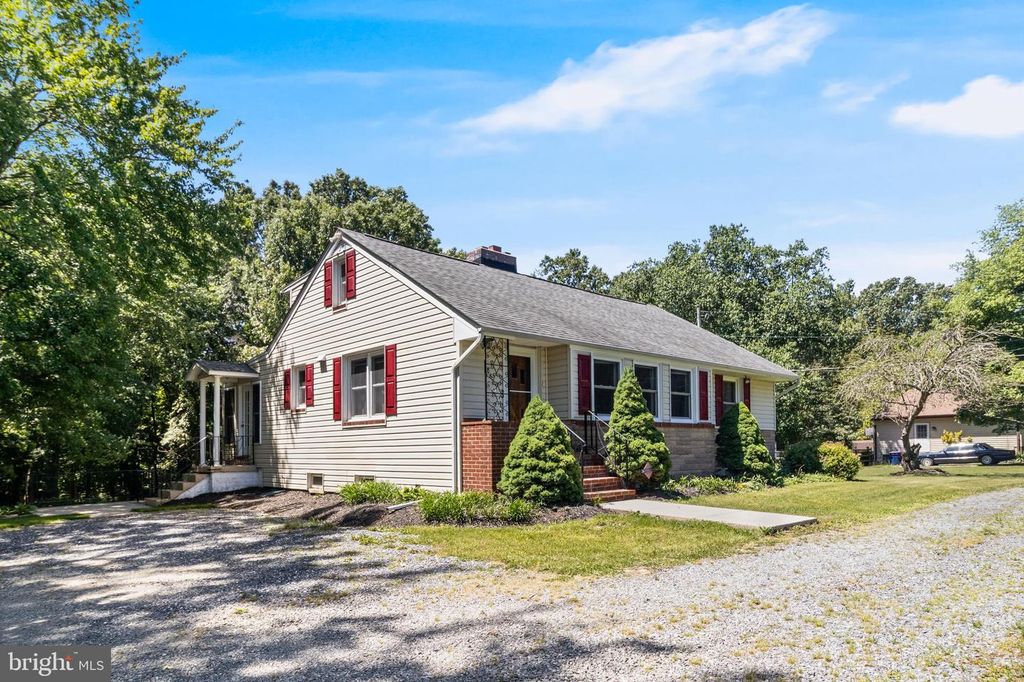 Image 4 of property listing at 8855 MARSHALL CORNER RD, Pomfret, MD 20675