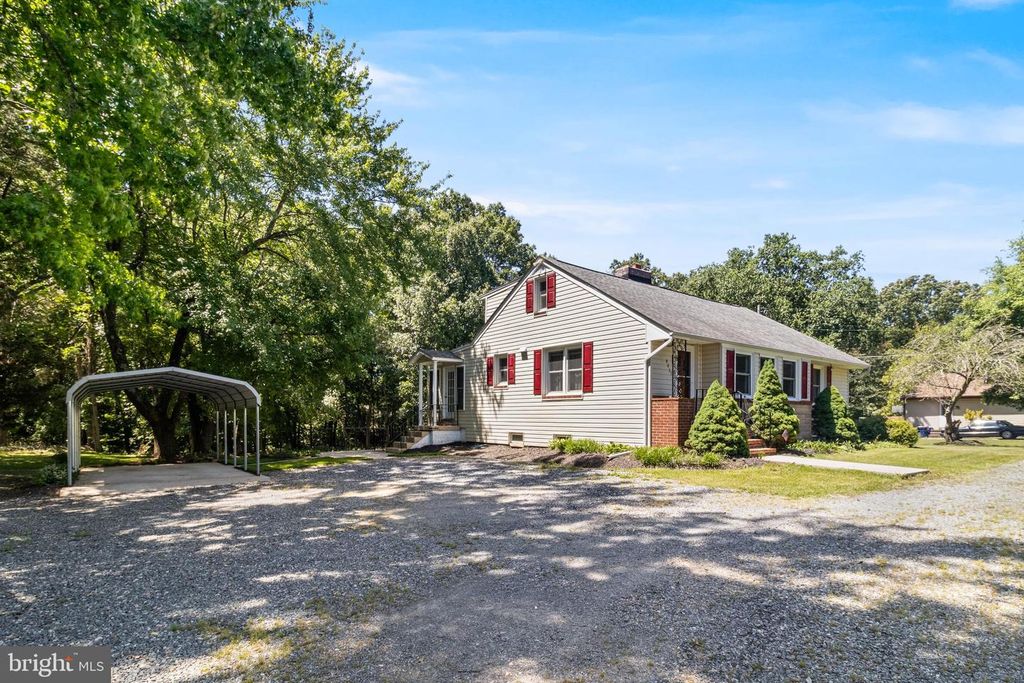 Image 5 of property listing at 8855 MARSHALL CORNER RD, Pomfret, MD 20675