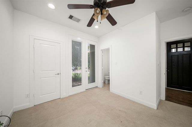 22 Hermann Park Court, Houston, TX 77021