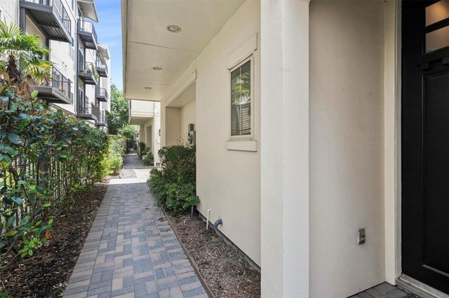 22 Hermann Park Court, Houston, TX 77021