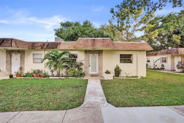 439 SW Natura Avenue A, Deerfield Beach, FL 33441