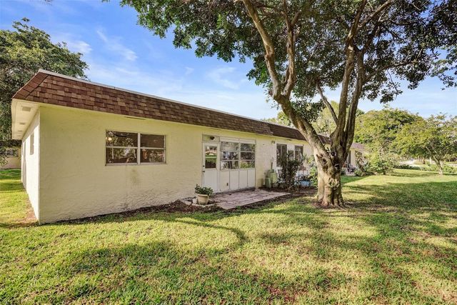 439 SW Natura Avenue A, Deerfield Beach, FL 33441