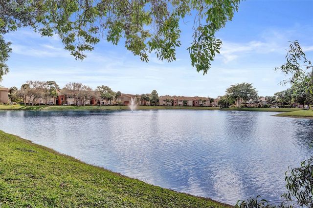 439 SW Natura Avenue A, Deerfield Beach, FL 33441