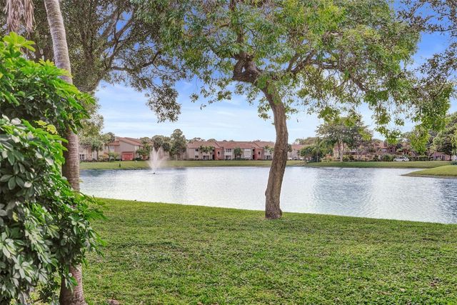 439 SW Natura Avenue A, Deerfield Beach, FL 33441