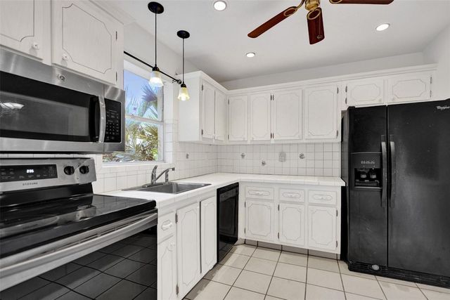 439 SW Natura Avenue A, Deerfield Beach, FL 33441