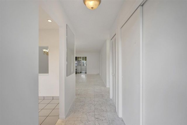 439 SW Natura Avenue A, Deerfield Beach, FL 33441