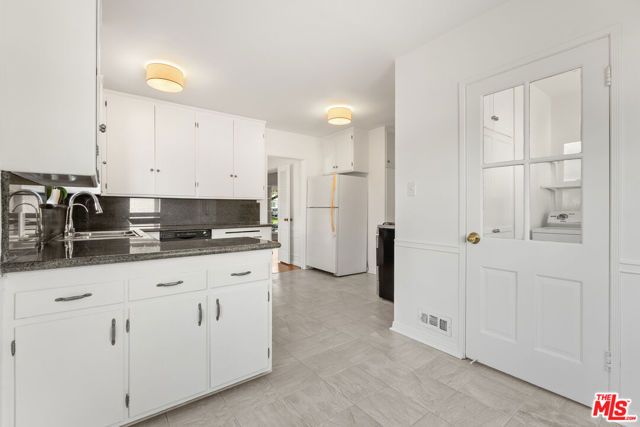 2244 Hillsboro Avenue, Los Angeles, CA 90034