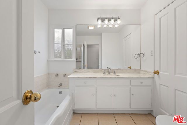 2244 Hillsboro Avenue, Los Angeles, CA 90034