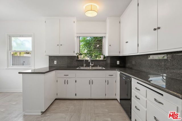 2244 Hillsboro Avenue, Los Angeles, CA 90034