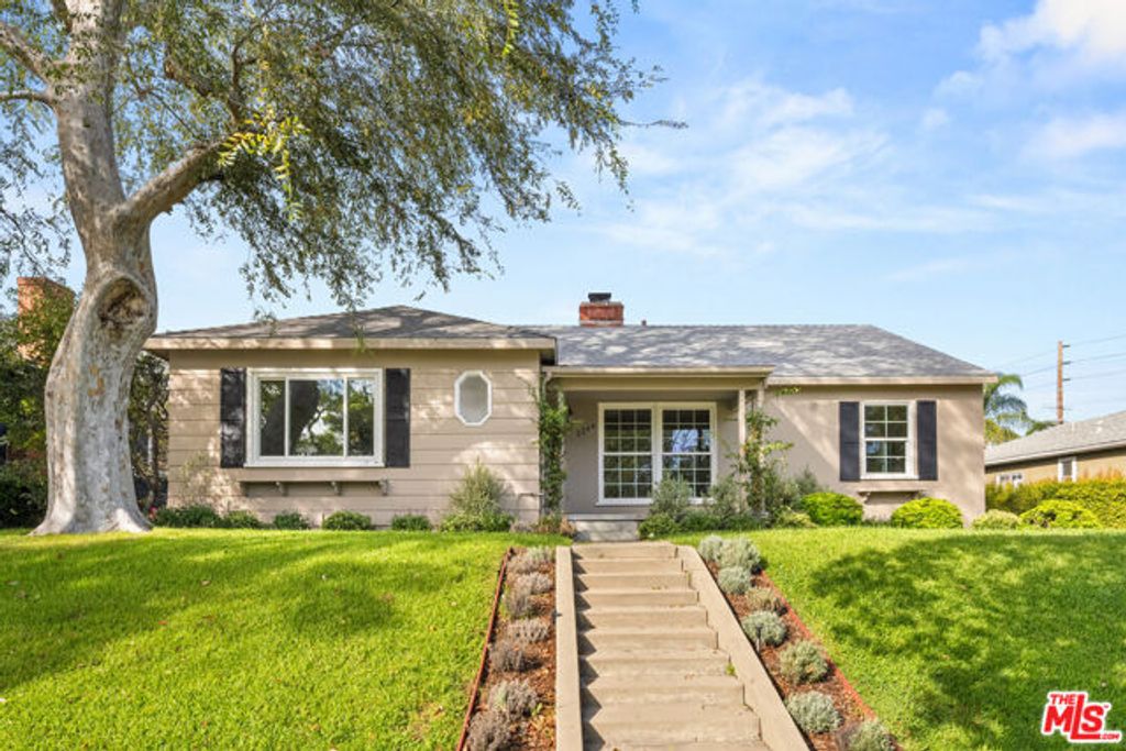 2244 Hillsboro Avenue, Los Angeles, CA 90034