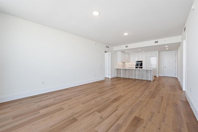 220 Lake Shore Drive N-1521, Lake Park, FL 33403