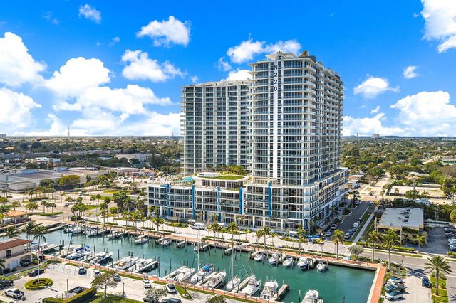220 Lake Shore Drive N-1521, Lake Park, FL 33403