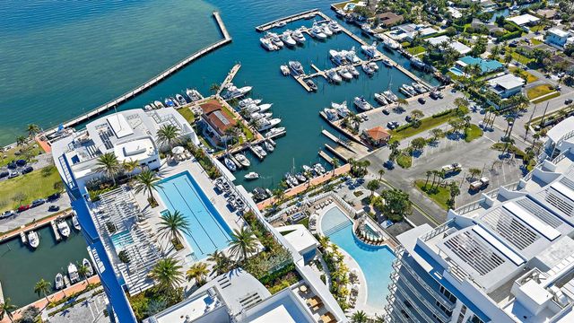 220 Lake Shore Drive N-1521, Lake Park, FL 33403
