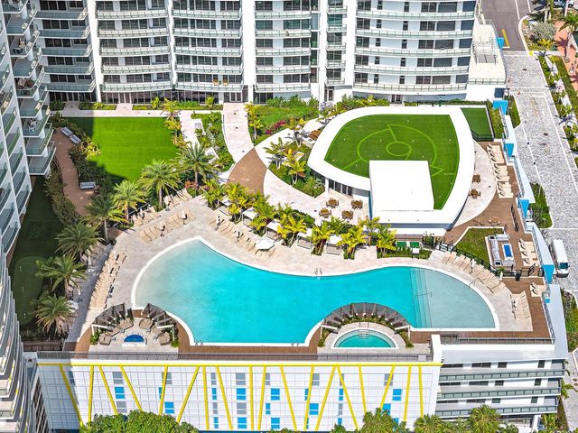 220 Lake Shore Drive N-1521, Lake Park, FL 33403