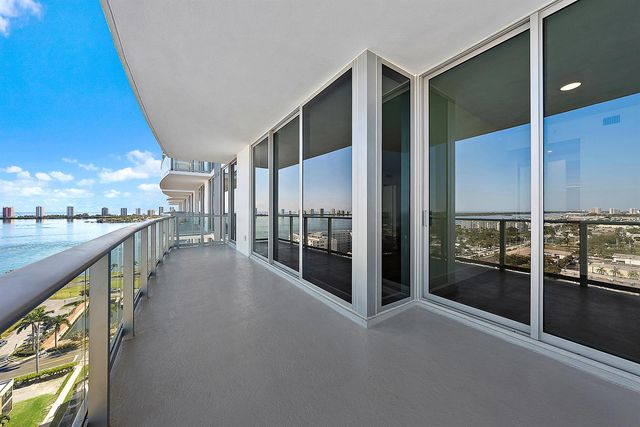 220 Lake Shore Drive N-1521, Lake Park, FL 33403