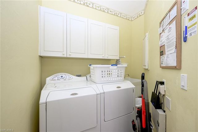 900 L Ambiance CIR 9-106, Naples, FL 34108