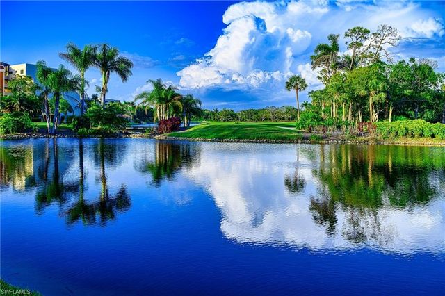 900 L Ambiance CIR 9-106, Naples, FL 34108