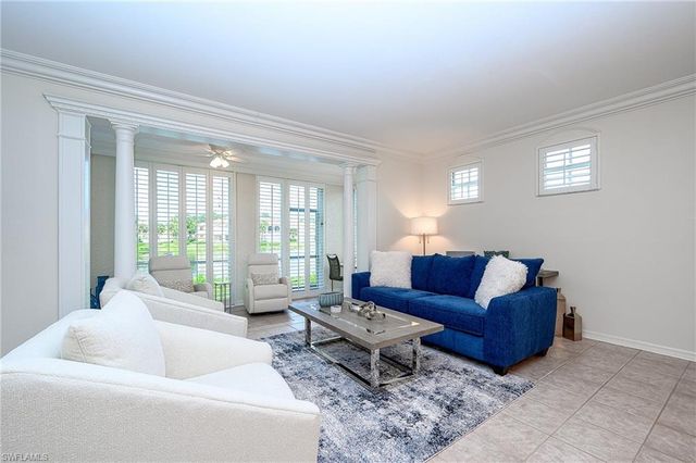 900 L Ambiance CIR 9-106, Naples, FL 34108