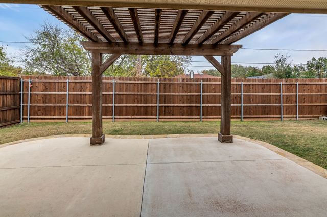 6548 Fairview Drive, Watauga, TX 76148
