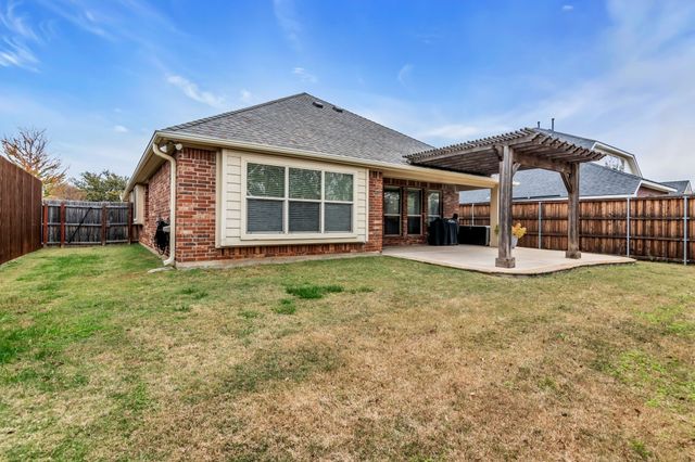 6548 Fairview Drive, Watauga, TX 76148