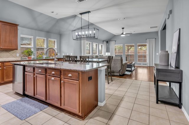 6548 Fairview Drive, Watauga, TX 76148