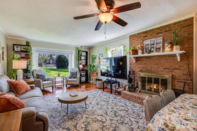 425 Kelford Lane, Charlotte, NC 28270