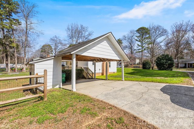 425 Kelford Lane, Charlotte, NC 28270