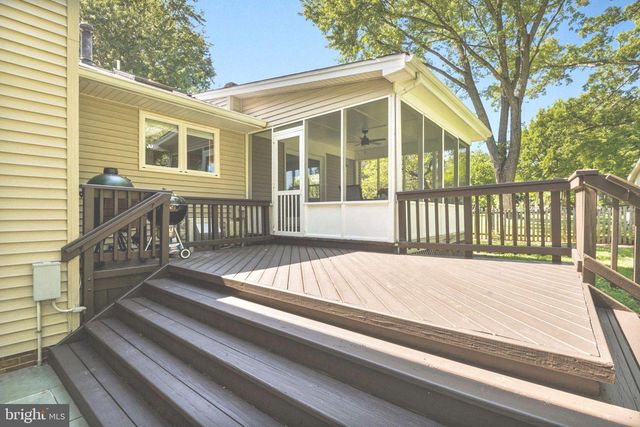 1715 FOX RUN CT, Vienna, VA 22182