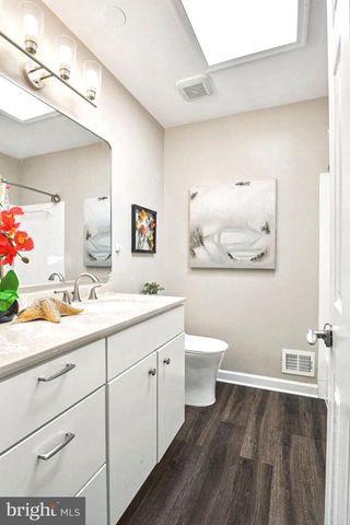 1715 FOX RUN CT, Vienna, VA 22182