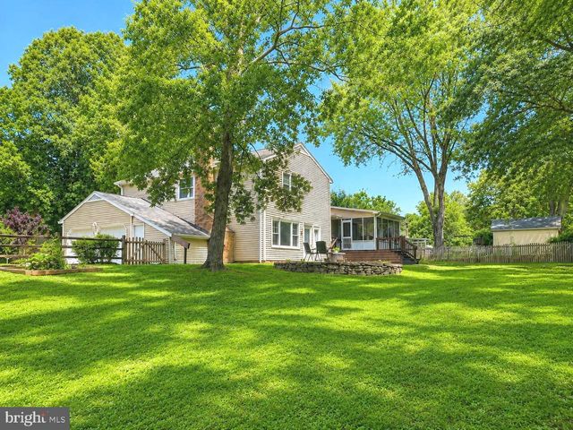 1715 FOX RUN CT, Vienna, VA 22182