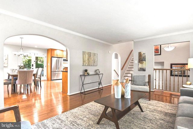 1715 FOX RUN CT, Vienna, VA 22182