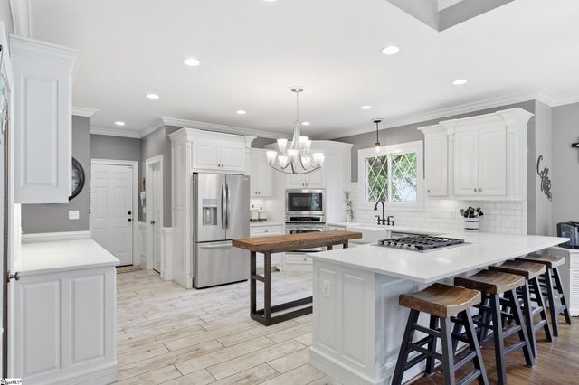 2 Stonebrook Farm Way, Greenville, SC 29615