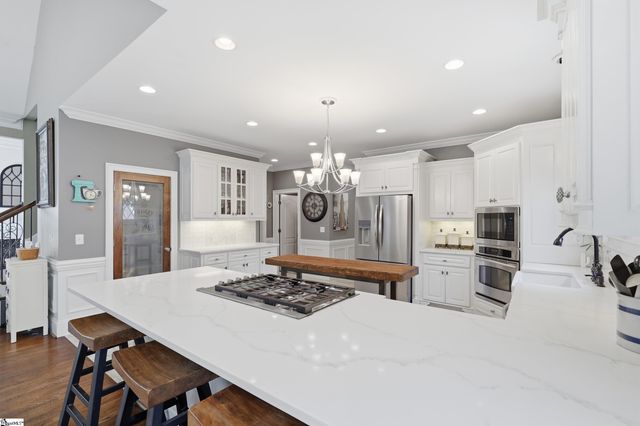 2 Stonebrook Farm Way, Greenville, SC 29615