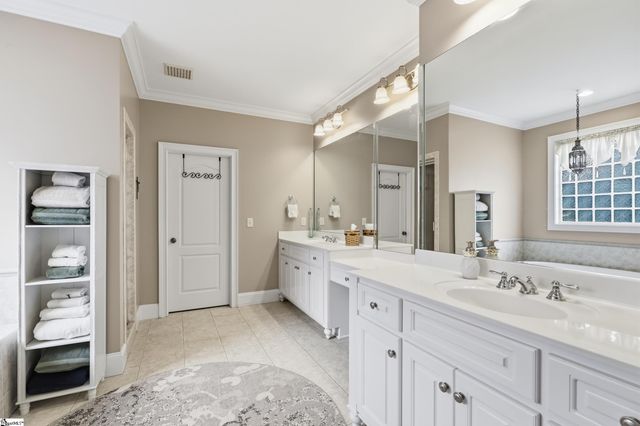 2 Stonebrook Farm Way, Greenville, SC 29615