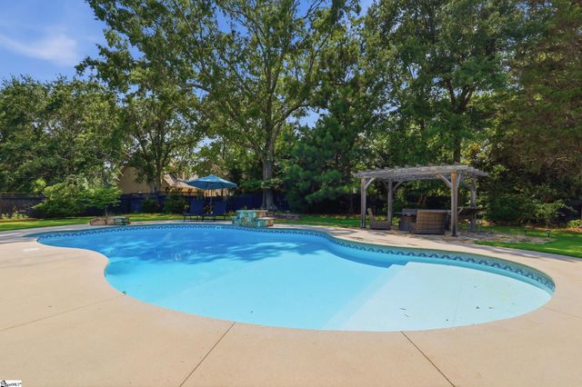 2 Stonebrook Farm Way, Greenville, SC 29615