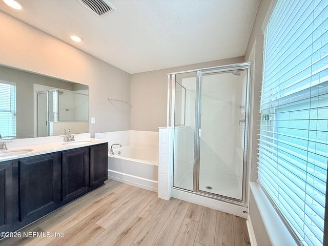 1385 PANTHER LAKE Parkway, Jacksonville, FL 32221