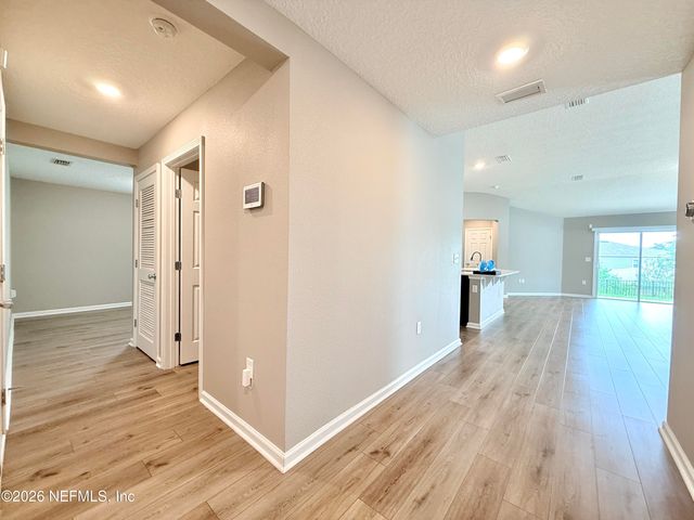 1385 PANTHER LAKE Parkway, Jacksonville, FL 32221