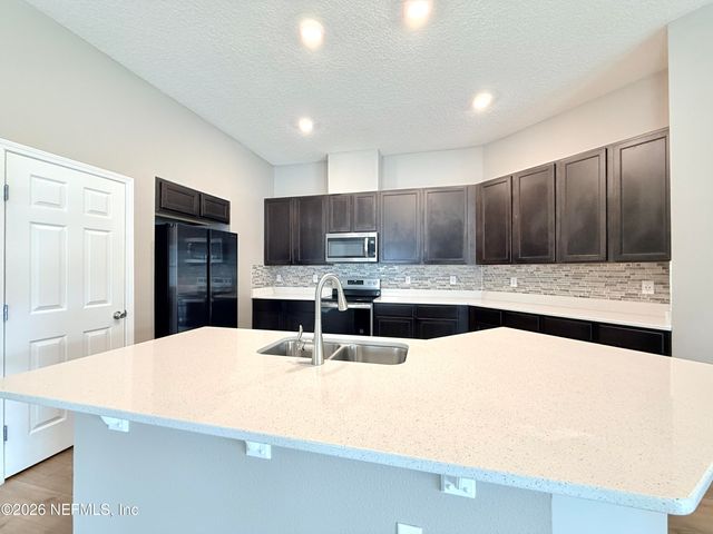1385 PANTHER LAKE Parkway, Jacksonville, FL 32221