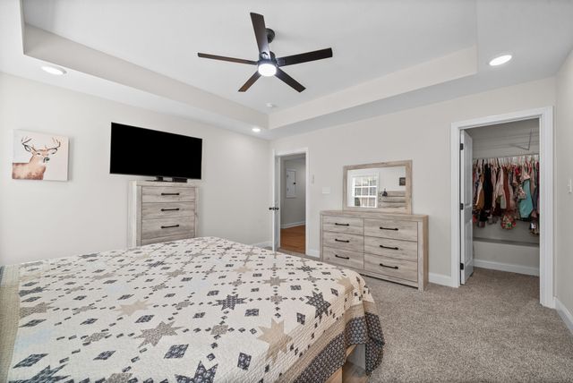 1064 Charles Thomas Dr, Clarksville, TN 37042