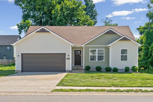 1064 Charles Thomas Dr, Clarksville, TN 37042