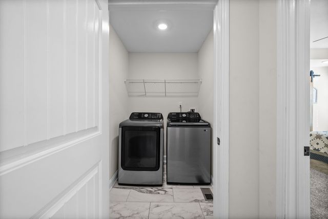 1064 Charles Thomas Dr, Clarksville, TN 37042