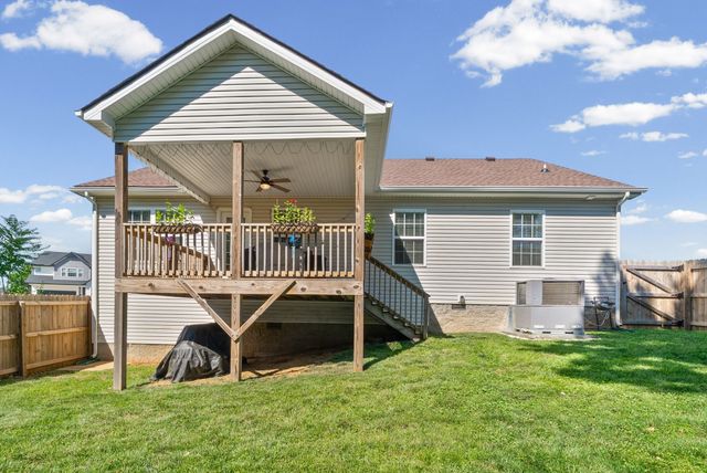 1064 Charles Thomas Dr, Clarksville, TN 37042