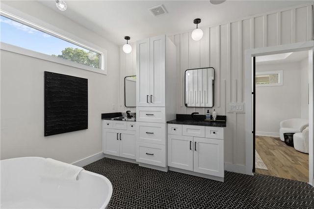 2014 Cambridge Avenue, College Park, GA 30337