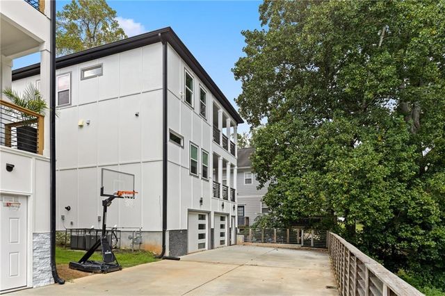 2014 Cambridge Avenue, College Park, GA 30337