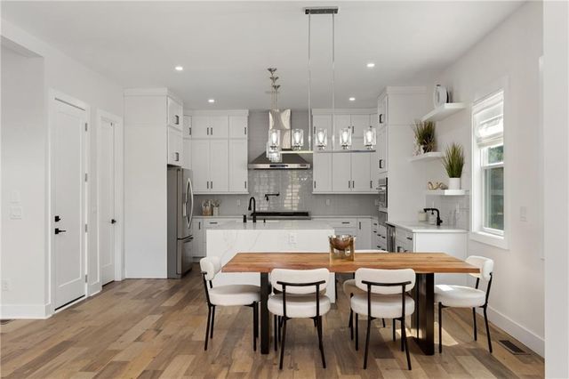 2014 Cambridge Avenue, College Park, GA 30337