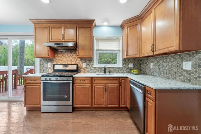 431 Brentwood Drive, Piscataway, NJ 08854