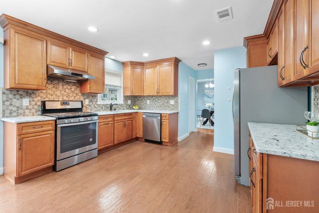 431 Brentwood Drive, Piscataway, NJ 08854