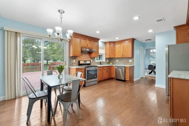 431 Brentwood Drive, Piscataway, NJ 08854