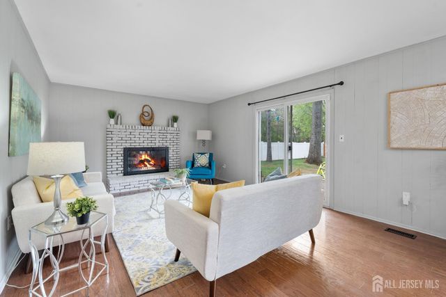 431 Brentwood Drive, Piscataway, NJ 08854